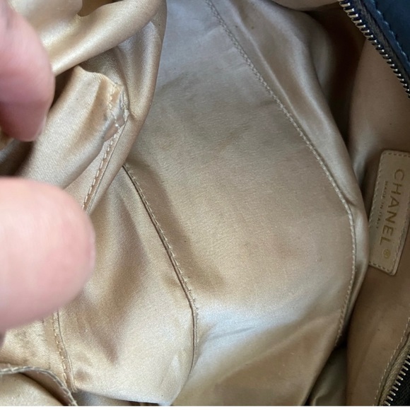 Chanel Bowler puff bag🖤 - Picture 10 of 13